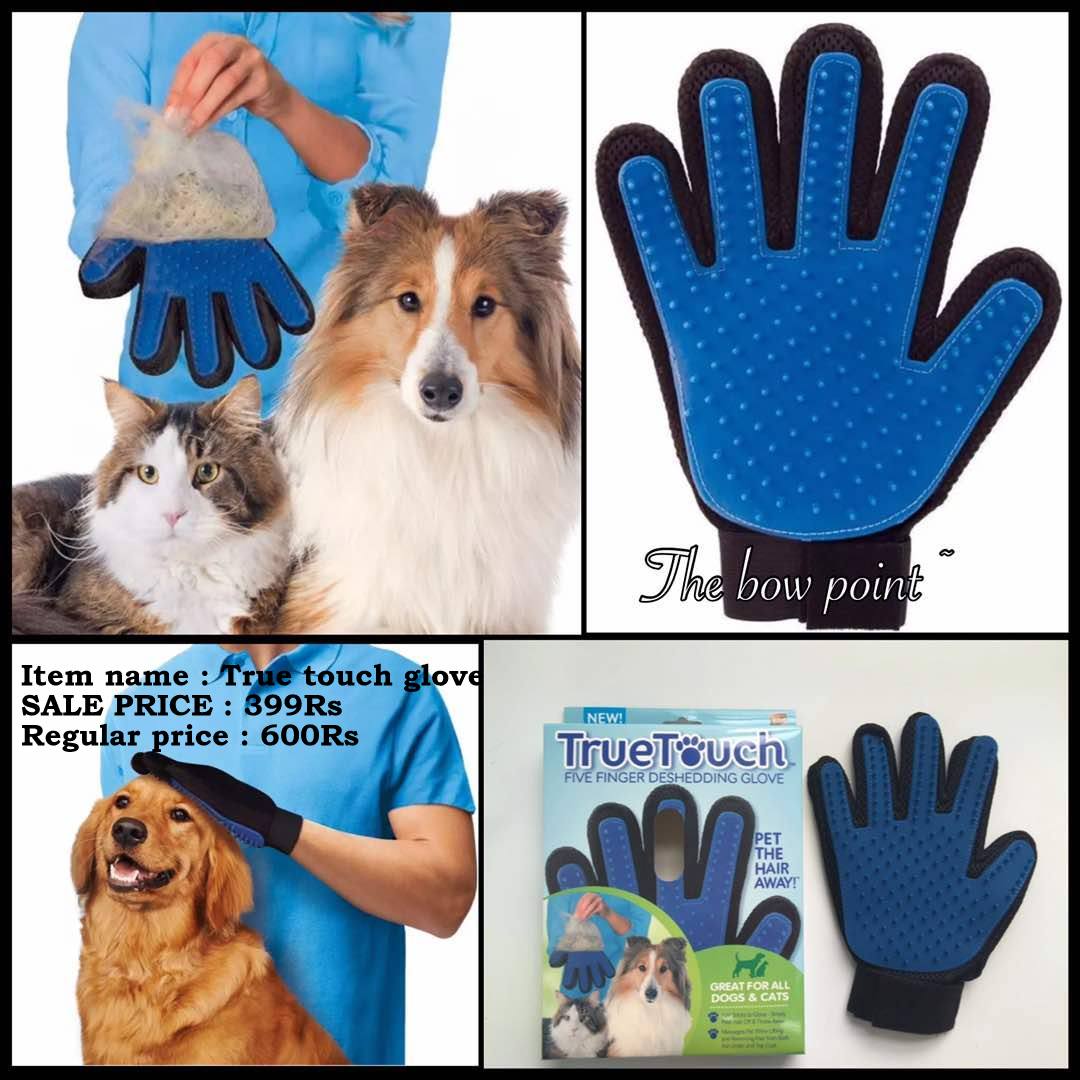 True touch pet grooming glove – Pet and brush them at the same time!
