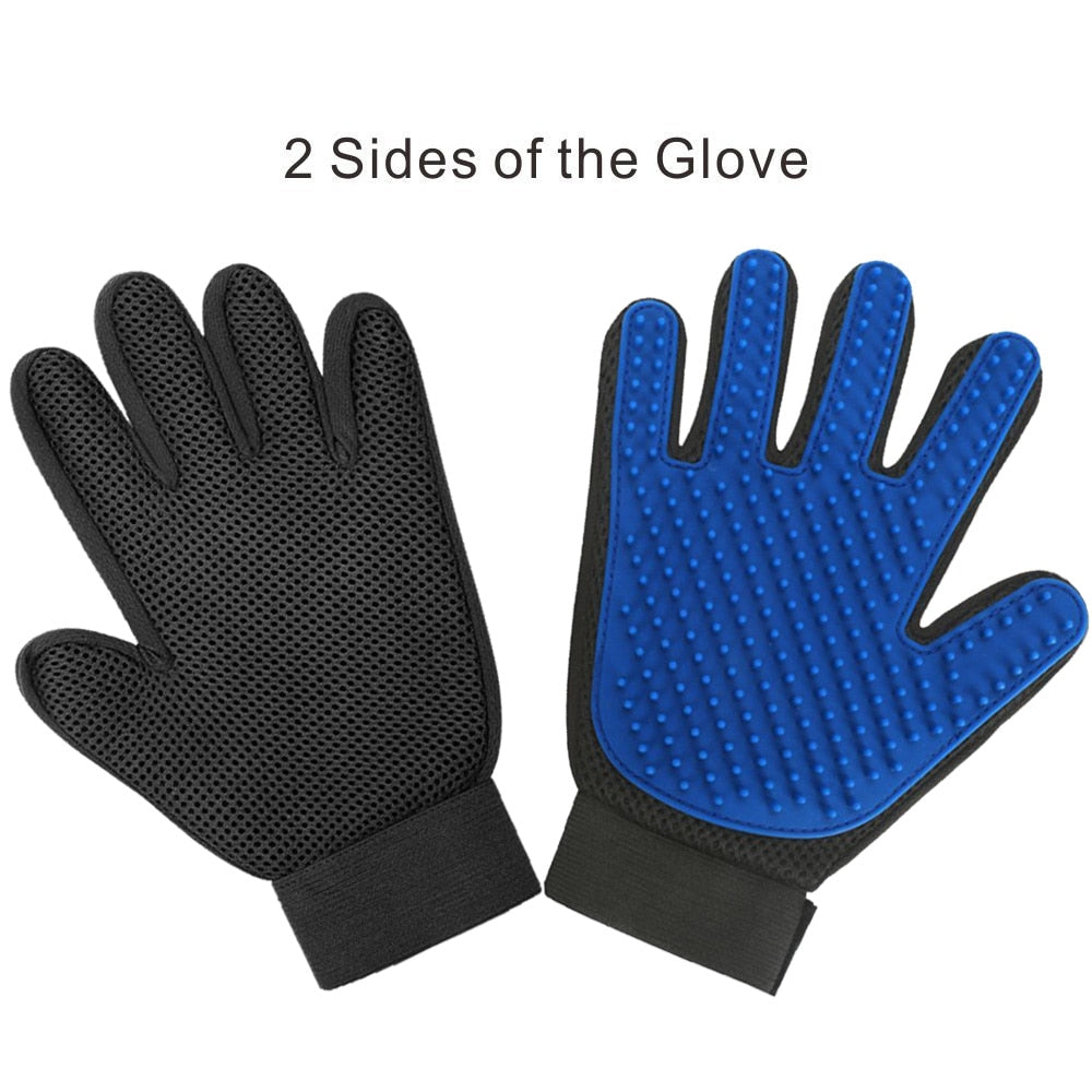 True touch pet grooming glove – Pet and brush them at the same time!