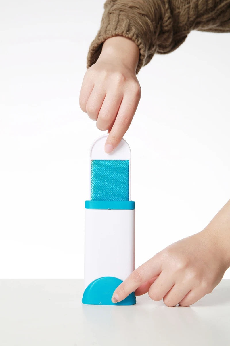 Fur Wizard – Pet Fur Wizard - Hair Remover Brush with Self Cleaning Base