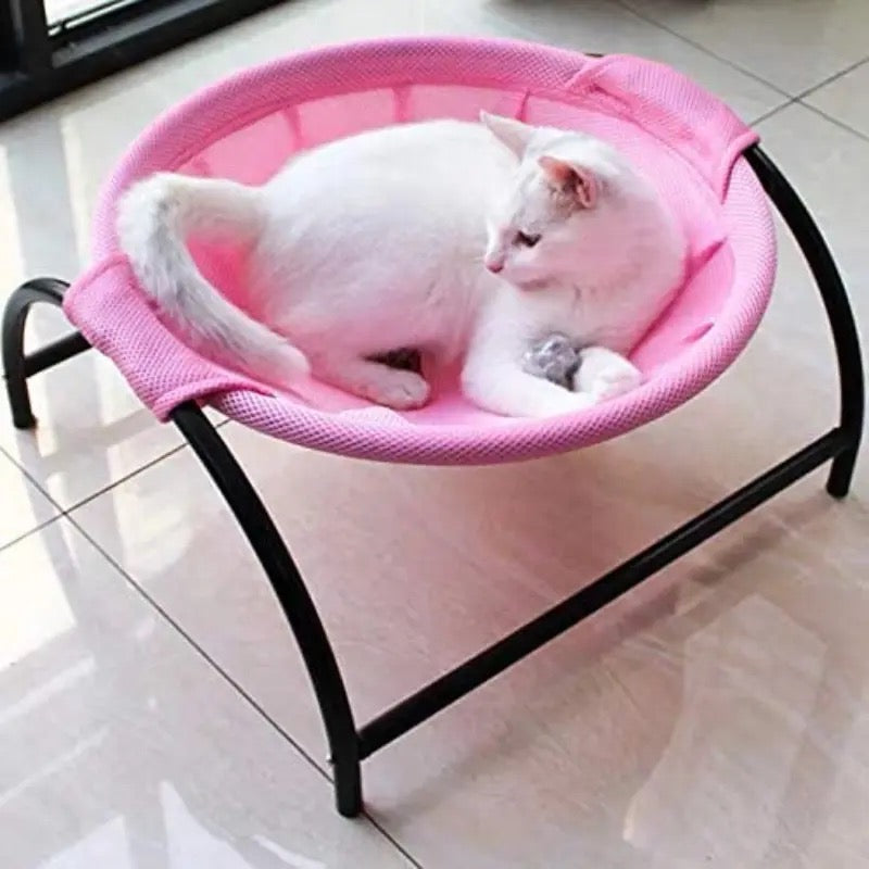 Recessed cat hammock