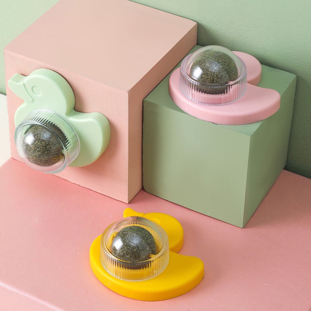 Rotatable catnip toy ball 🎱 😻