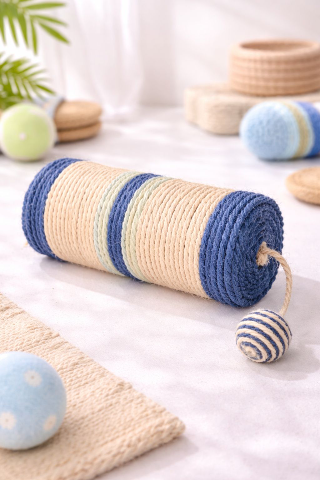 Scratch n Snuggle Cat Roller🐱