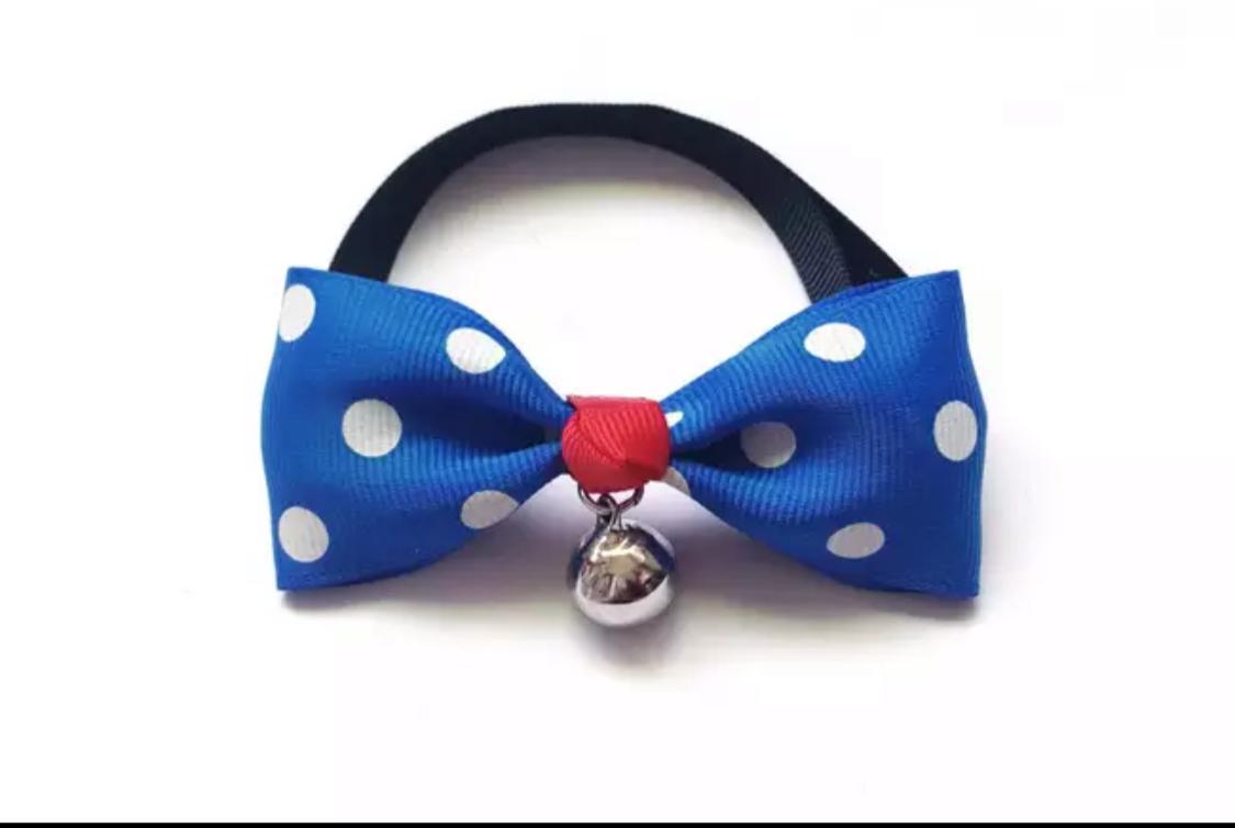 Printed Pet bows with bell adjustable.